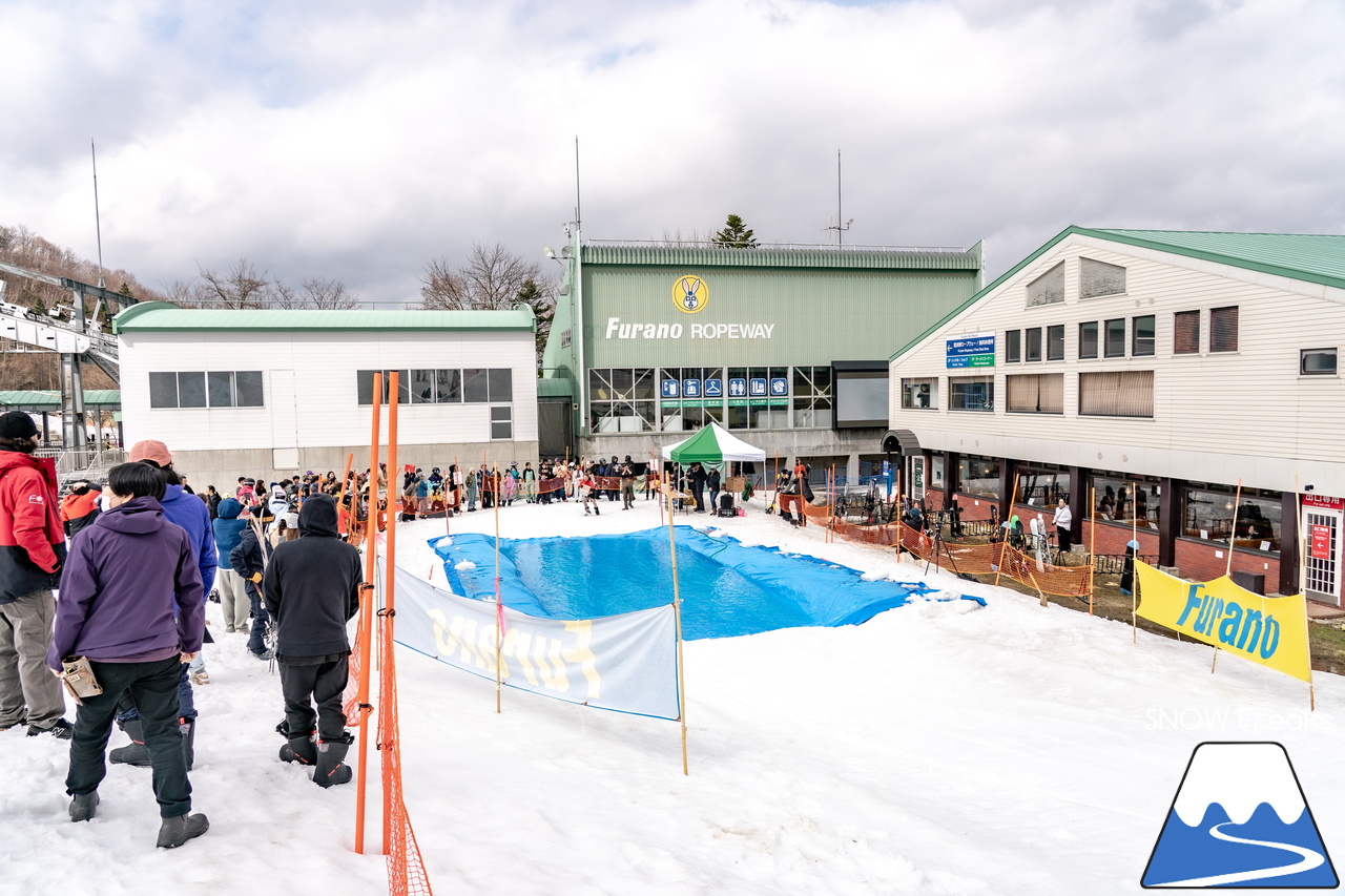 富良野スキー場｜いよいよインターナショナルなイベントに？！春シーズン恒例『第13回 Pond Skimming 池渡り』開催～♪